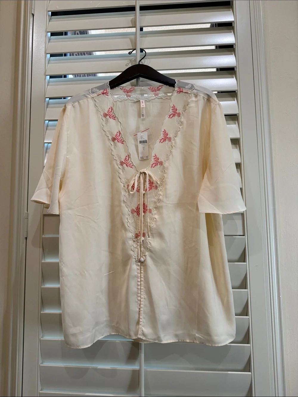 Anthropologie Cream Short Pajama Set with Coral Embroidery